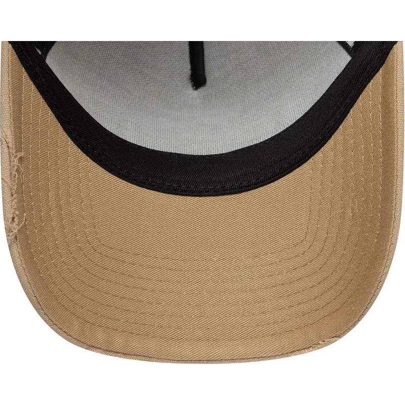 siltovka-zaoblena-hneda-snapback-a-frame-oval-canvas-distress-new-era
