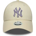 cap-zaoblena-beige-adjustable-strap-9forty-metallic-new-york-yankees-mlb-new-era