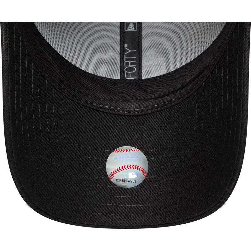 cap-zaoblena-black-adjustable-strap-9forty-bow-back-new-york-yankees-mlb-new-era