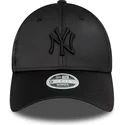 cap-zaoblena-black-snapback-9forty-satin-new-york-yankees-mlb-new-era