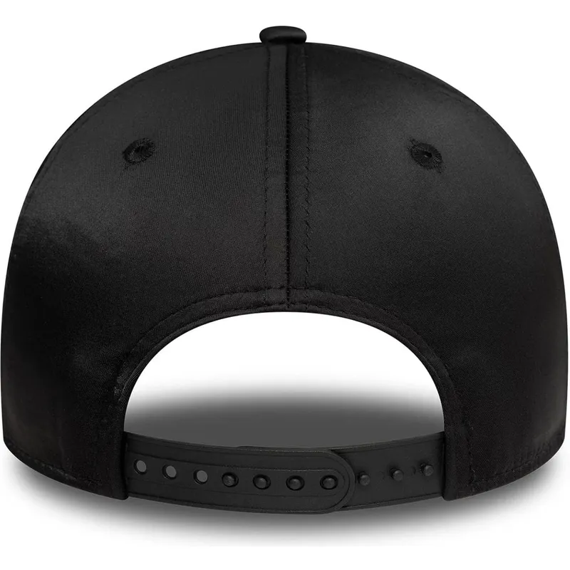 siltovka-zaoblena-cierna-snapback-9forty-satin-new-york-yankees-mlb-new-era siltovka-zaoblena-cierna-snapback-9forty-satin-new-york-yankees-mlb-new-era