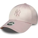 cap-zaoblena-pink-adjustable-strap-9forty-satin-new-york-yankees-mlb-new-era