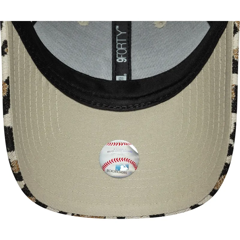 cap-zaoblena-leopard-adjustable-strap-9forty-midi-new-york-yankees-mlb-new-era cap-zaoblena-leopard-adjustable-strap-9forty-midi-new-york-yankees-mlb-new-era