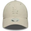 beige-verstellbare-curved-cap-mit-beigem-logo-fur-damen-9forty-m-crown-pastel-cord-der-los-angeles-dodgers-mlb-von-new-era