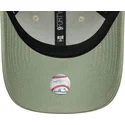 new-era-curved-brim-youth-9forty-league-essential-new-york-yankees-mlb-beige-and-green-adjustable-cap