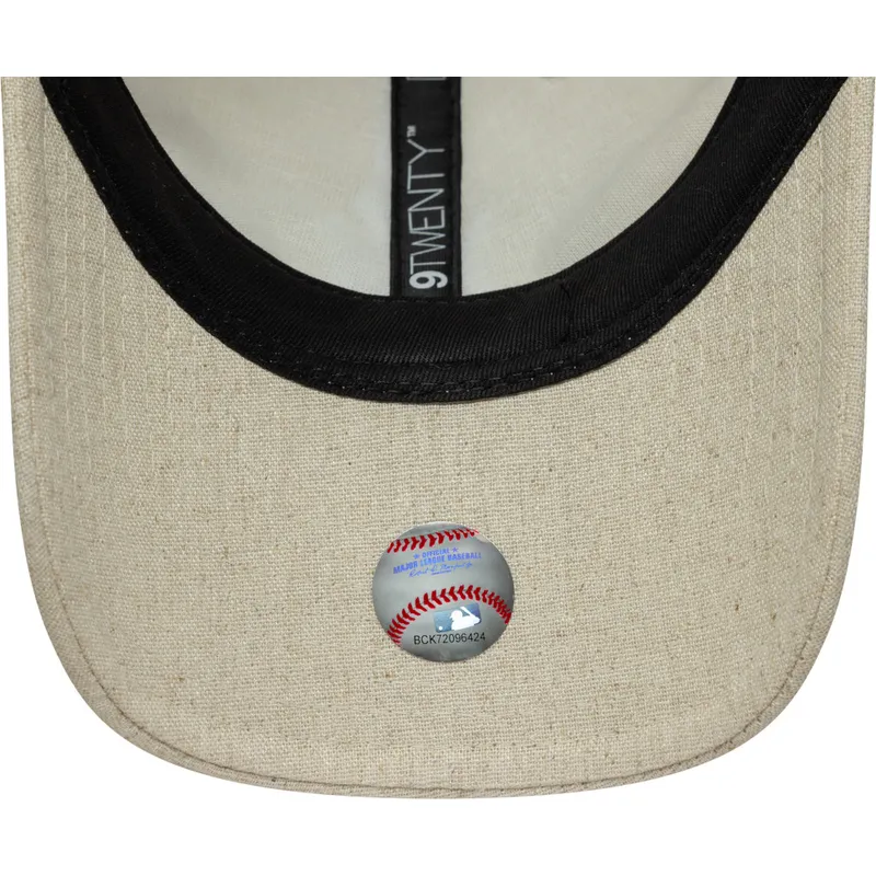 cap-zaoblena-beige-adjustable-strap-9twenty-linen-new-york-yankees-mlb-new-era