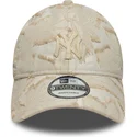 cap-zaoblena-beige-adjustable-strap-9twenty-img-floral-new-york-yankees-mlb-new-era