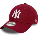 dunkelrote-verstellbare-curved-cap-9twenty-league-essential-der-new-york-yankees-mlb-von-new-era