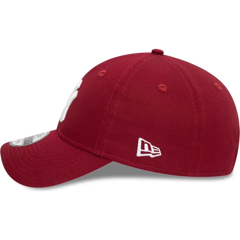 cap-zaoblena-red-adjustable-strap-9twenty-league-essential-new-york-yankees-mlb-new-era