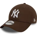 cap-zaoblena-brown-adjustable-strap-9twenty-league-essential-new-york-yankees-mlb-new-era