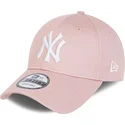 siltovky-zaoblena-ruzova-nastavitelny-pasik-claro-9forty-league-essential-new-york-yankees-mlb-new-era