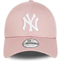 siltovky-zaoblena-ruzova-nastavitelny-pasik-claro-9forty-league-essential-new-york-yankees-mlb-new-era