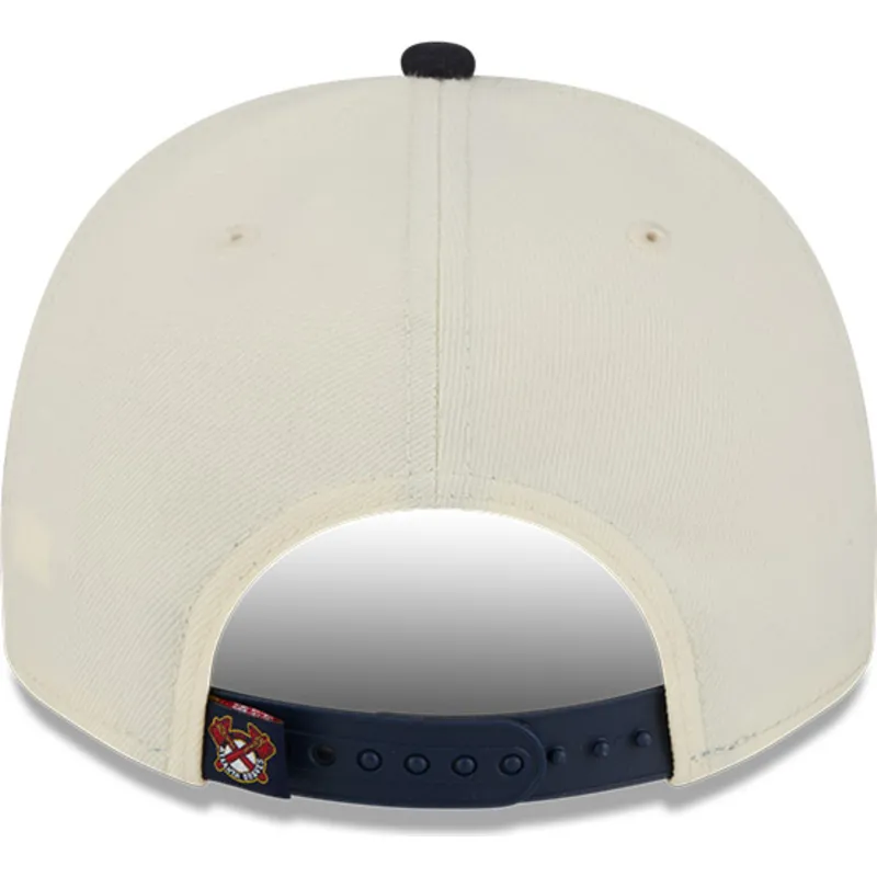 gorra-curva-beige-y-negra-snapback-9fifty-a-frame-classic-de-atlanta-braves-mlb-de-new-era