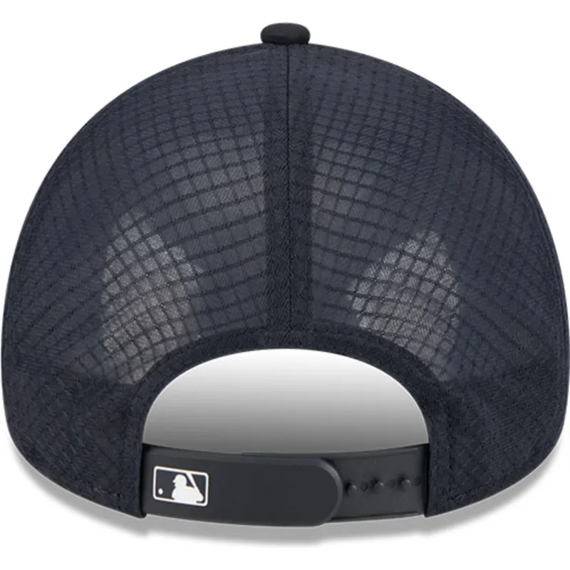 cap-zaoblena-navy-blue-snapback-9forty-apex-batting-practice-alt-new-york-yankees-mlb-new-era