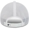 cap-zaoblena-white-snapback-9forty-apex-batting-practice-new-york-yankees-mlb-new-era