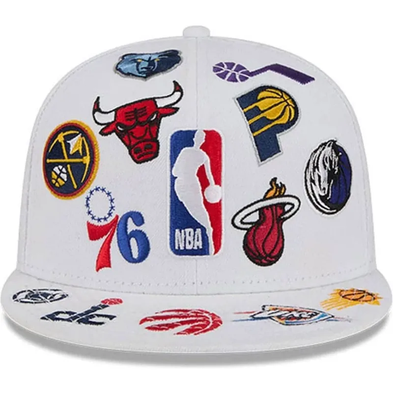 gorra-plana-blanca-ajustada-59fifty-all-over-de-nba-de-new-era