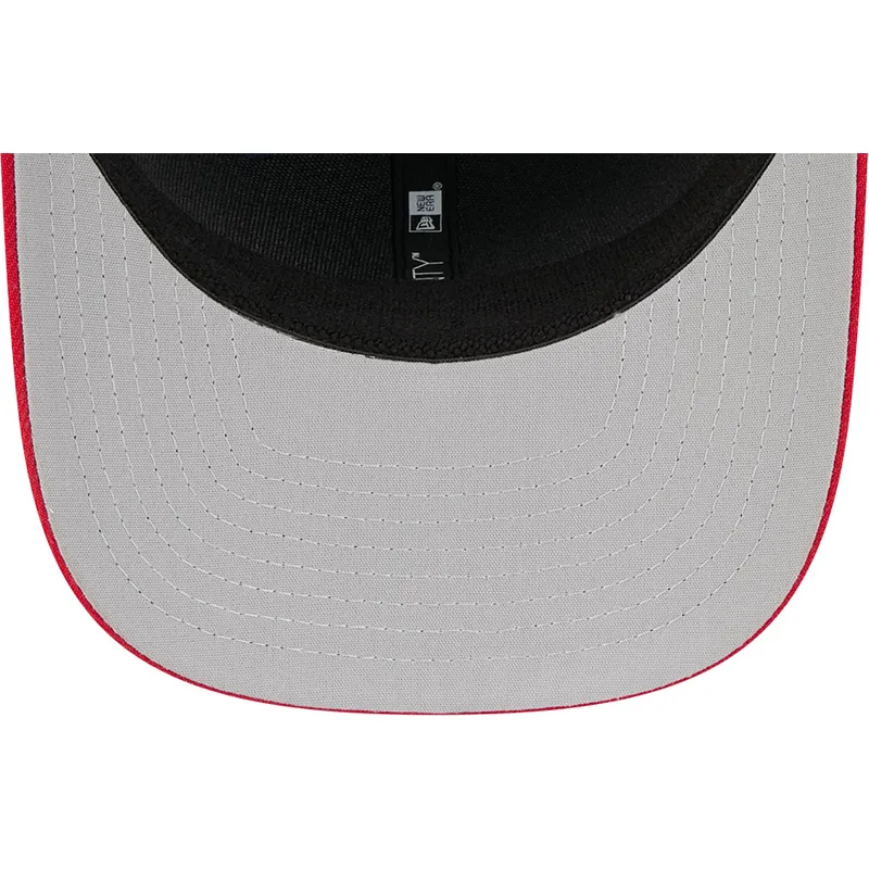 gorra-curva-azul-marino-y-roja-snapback-9seventy-stretch-snap-usa-2026-world-baseball-classic-de-new-era