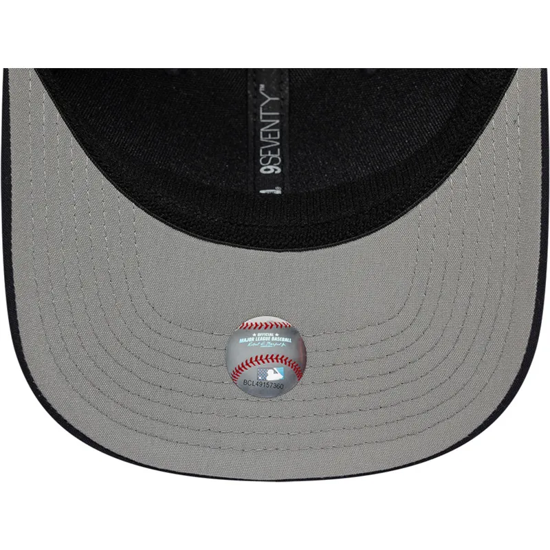 siltovka-zaoblena-tmavomodra-snapback-9seventy-stretch-snap-circle-spring-training-new-york-yankees-mlb-new-era