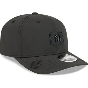 Cap zaoblená black snapback 9SEVENTY Stretch Snap Clubhouse New York Yankees MLB New Era