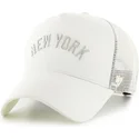 cap-zaoblena-beige-snapback-offside-dt-soft-glow-script-new-york-yankees-mlb-47-brand