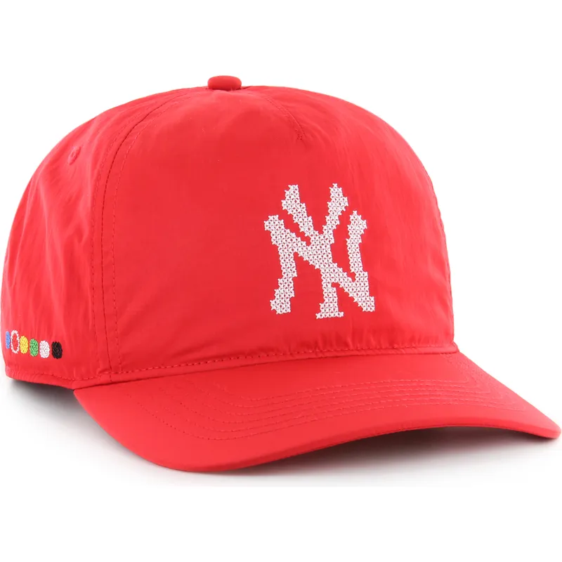 gorra-curva-roja-snapback-hitch-lc-eight-bit-hero-de-new-york-yankees-mlb-de-47-brand