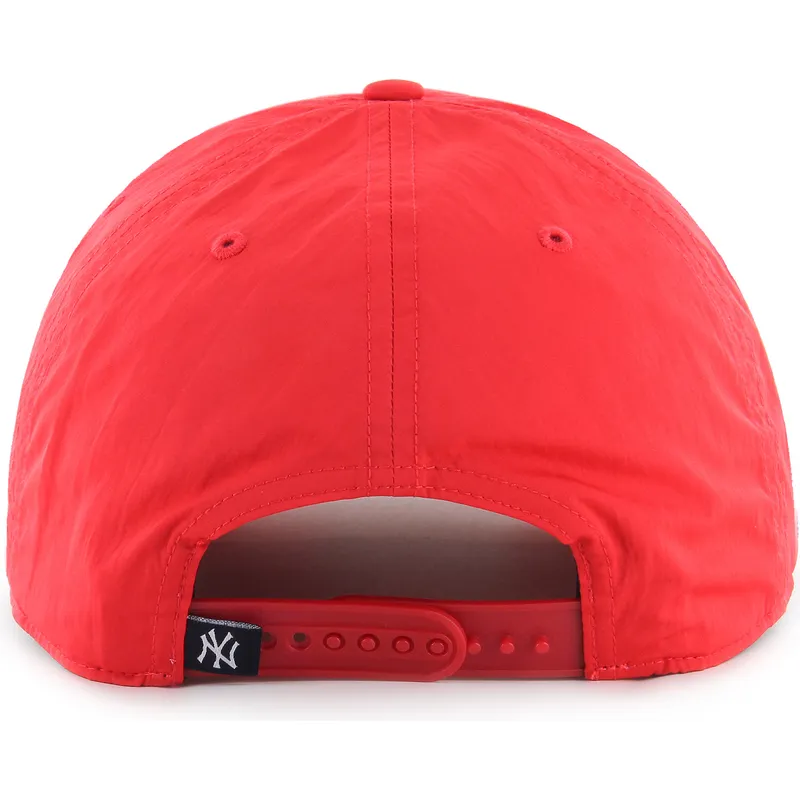 cap-zaoblena-red-snapback-hitch-lc-eight-bit-hero-new-york-yankees-mlb-47-brand