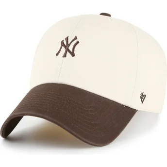 Beige und braune verstellbare gebogene Kappe Clean Up Base Runner Two Tone der New York Yankees MLB von 47 Brand
