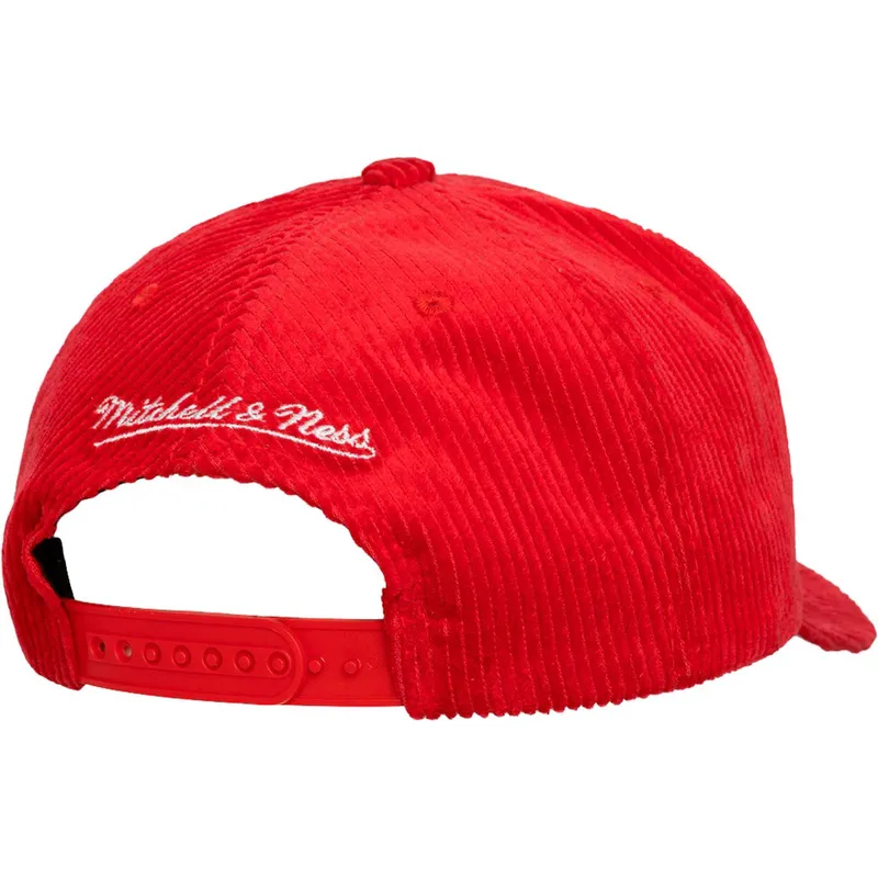 cap-zaoblena-red-snapback-arch-stamp-pro-chicago-bulls-nba-mitchell-ness