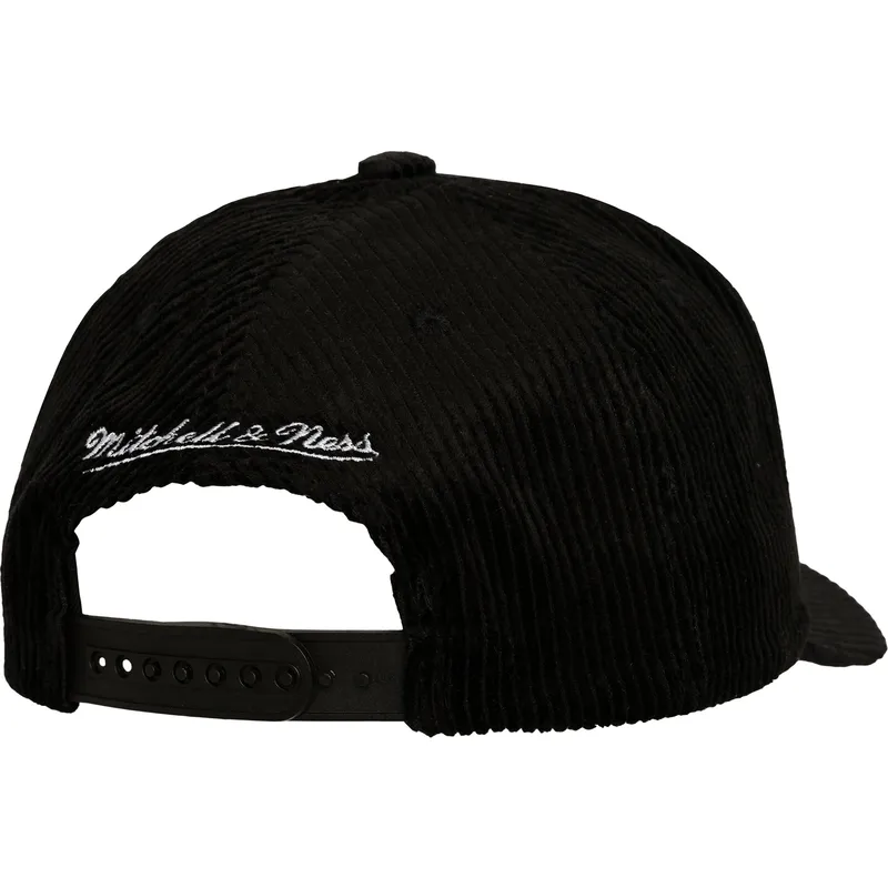 cap-zaoblena-black-snapback-arch-stamp-pro-chicago-blackhawks-nhl-mitchell-ness