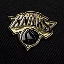 cap-zaoblena-black-snapback-pinned-gold-pro-new-york-knicks-nba-mitchell-ness