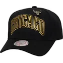 cap-zaoblena-black-snapback-pinned-gold-pro-chicago-bulls-nba-mitchell-ness