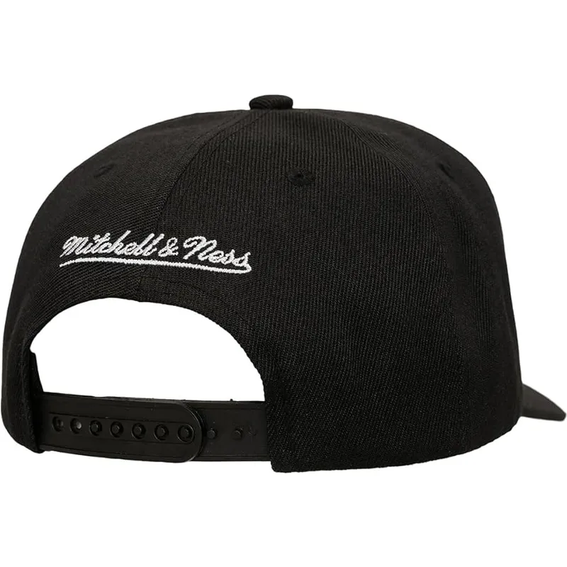 cap-zaoblena-black-snapback-tilted-pro-chicago-bulls-nba-mitchell-ness cap-zaoblena-black-snapback-tilted-pro-chicago-bulls-nba-mitchell-ness