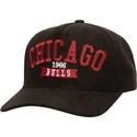 siltovka-zaoblena-cierna-snapback-shady-suede-pro-chicago-bulls-nba-mitchell-ness