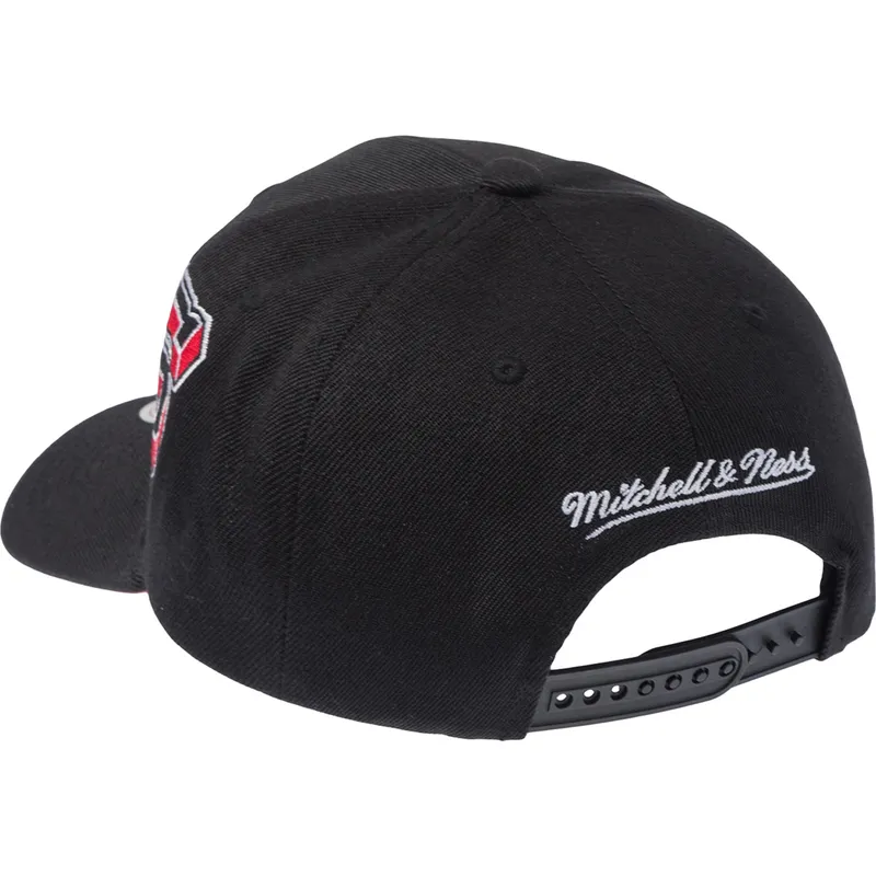 cap-zaoblena-black-snapback-hyper-type-pro-chicago-bulls-nba-mitchell-ness