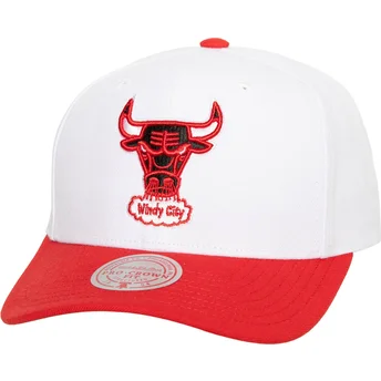 Weiße und rote gebogene Snapback-Kappe Team 2 Tone 2.0 Pro von Chicago Bulls NBA von Mitchell & Ness