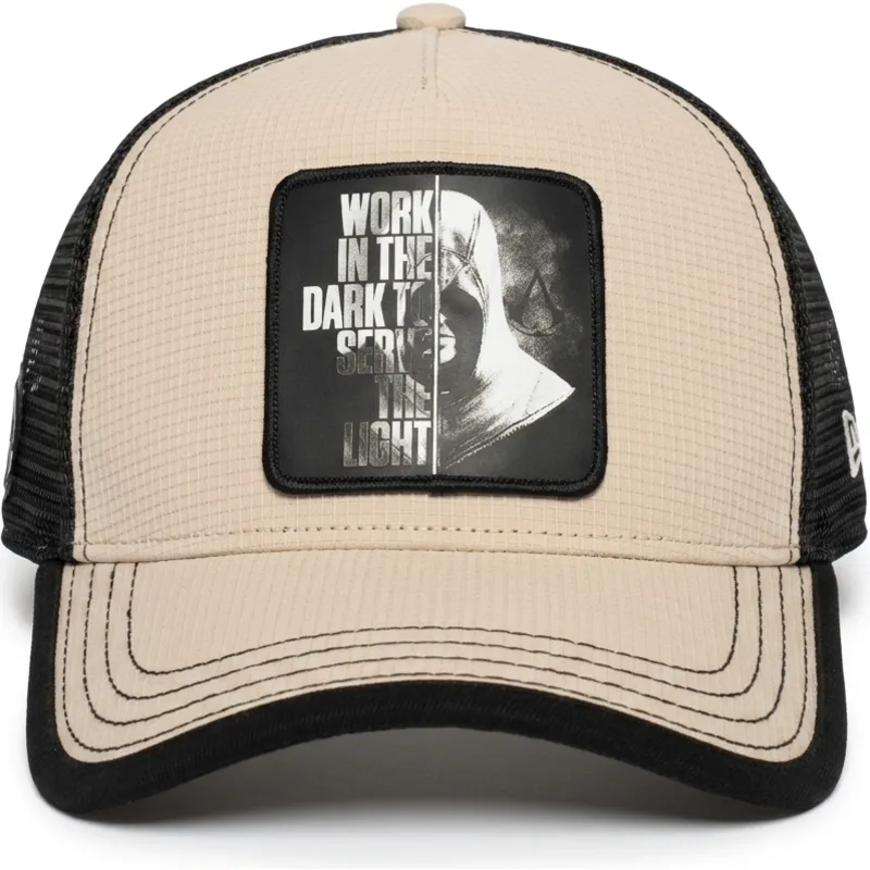 cap-zaoblena-beige-snapback-altair-assassin-s-creed-capslab