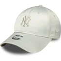 siltovka-zaoblena-zelena-nastavitelny-9forty-bow-back-satin-new-york-yankees-mlb-new-era