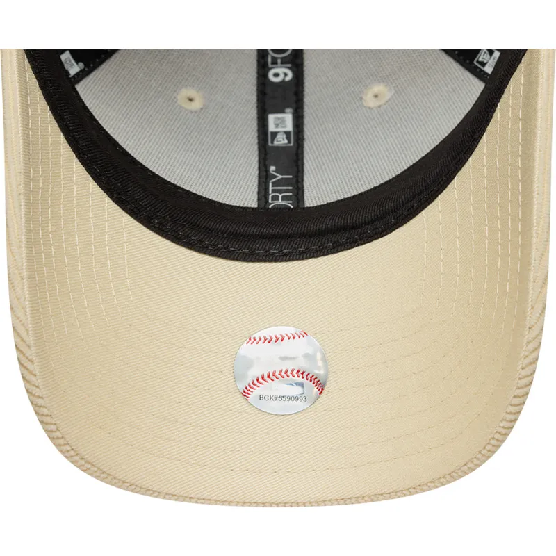 cap-zaoblena-beige-adjustable-strap-9forty-mini-cord-new-york-yankees-mlb-new-era