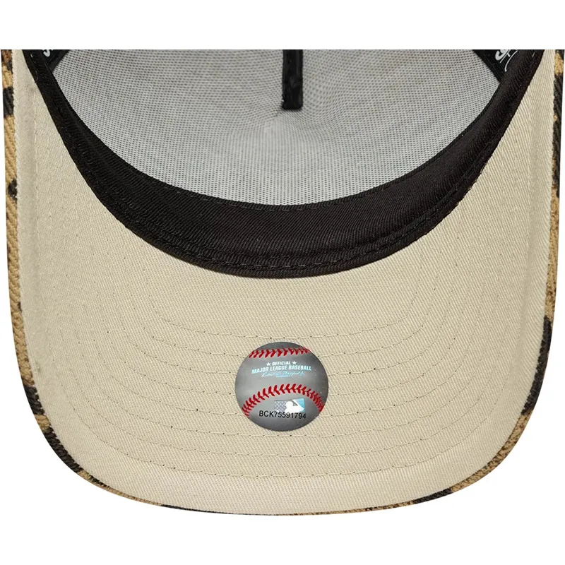 cap-zaoblena-leopard-snapback-9forty-m-crown-a-frame-leopard-new-york-yankees-mlb-new-era