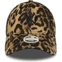 cap-zaoblena-leopard-adjustable-strap-negro-9twenty-leopard-new-york-yankees-mlb-new-era