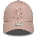 cap-zaoblena-pink-adjustable-strap-9forty-league-essential-new-york-yankees-mlb-new-era