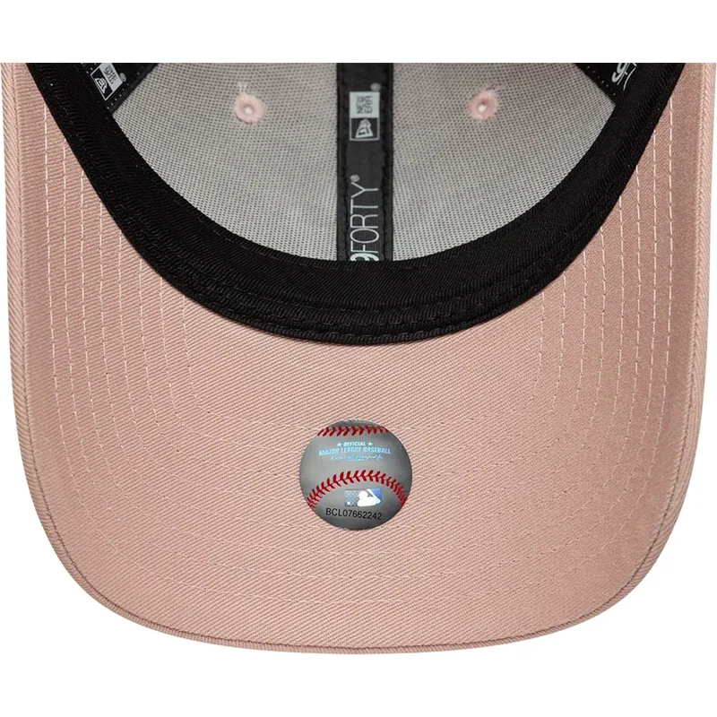 siltovky-zaoblena-ruzova-nastavitelny-pasik-9forty-league-essential-new-york-yankees-mlb-new-era