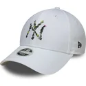 cap-zaoblena-white-adjustable-strap-9forty-floral-infill-new-york-yankees-mlb-new-era