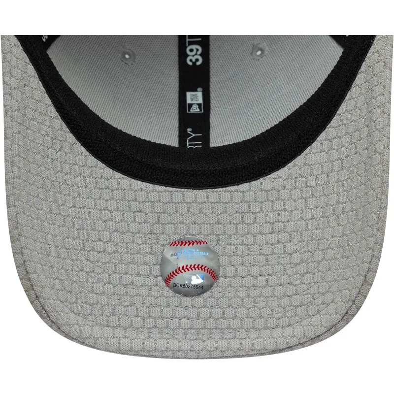 cap-zaoblena-gray-ajustada-39thirty-stretch-mesh-new-york-yankees-mlb-new-era