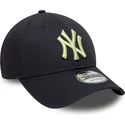 marineblaue-verstellbare-curved-cap-mit-gelbem-logo-9forty-league-essential-der-new-york-yankees-mlb-von-new-era