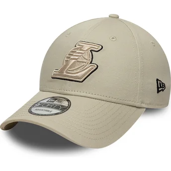 Gorra curva beige ajustable con logo beige 9FORTY Team Outline de Los Angeles Lakers NBA de New Era