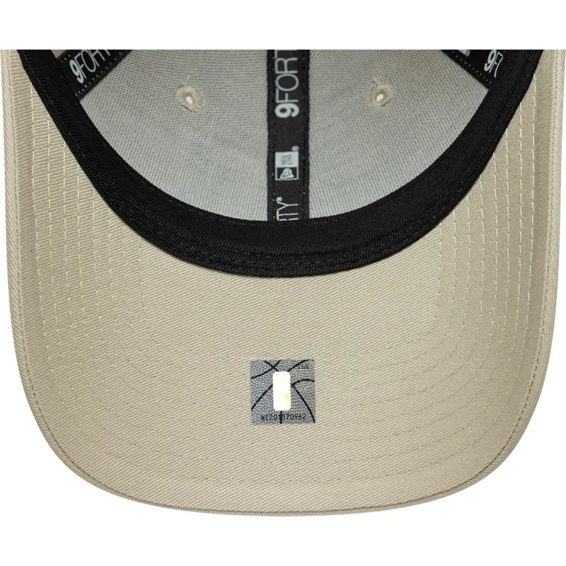 gorra-curva-beige-ajustable-con-logo-beige-9forty-team-outline-de-los-angeles-lakers-nba-de-new-era