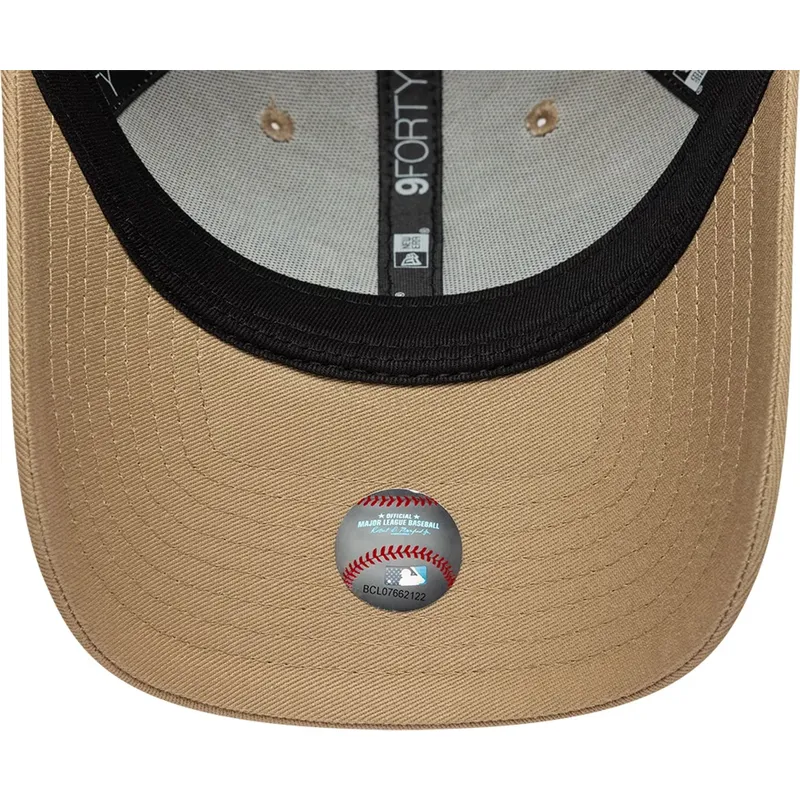 cap-zaoblena-brown-adjustable-strap-9forty-tonal-icon-los-angeles-dodgers-mlb-new-era