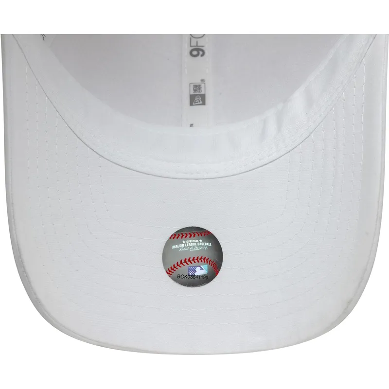 cap-zaoblena-white-adjustable-strap-9forty-flawless-new-york-yankees-mlb-new-era