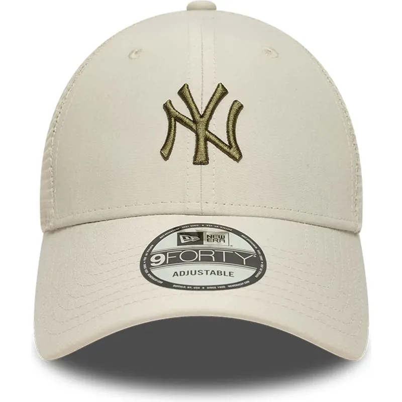 beige-verstellbare-trucker-kappe-mit-grunem-logo-9forty-homefield-midi-der-new-york-yankees-mlb-von-new-era
